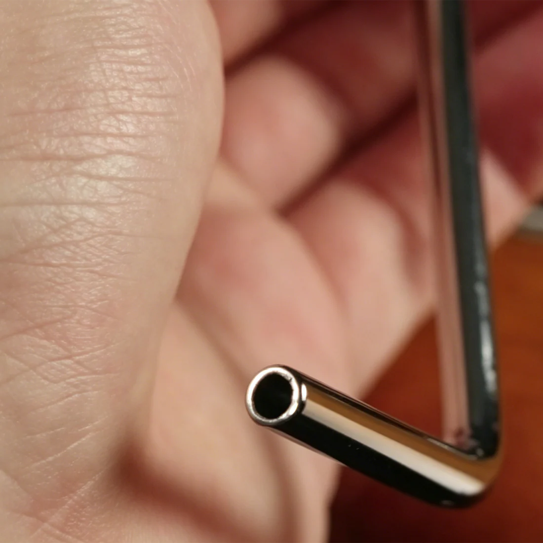 Plug-in guitar tremolo bridge