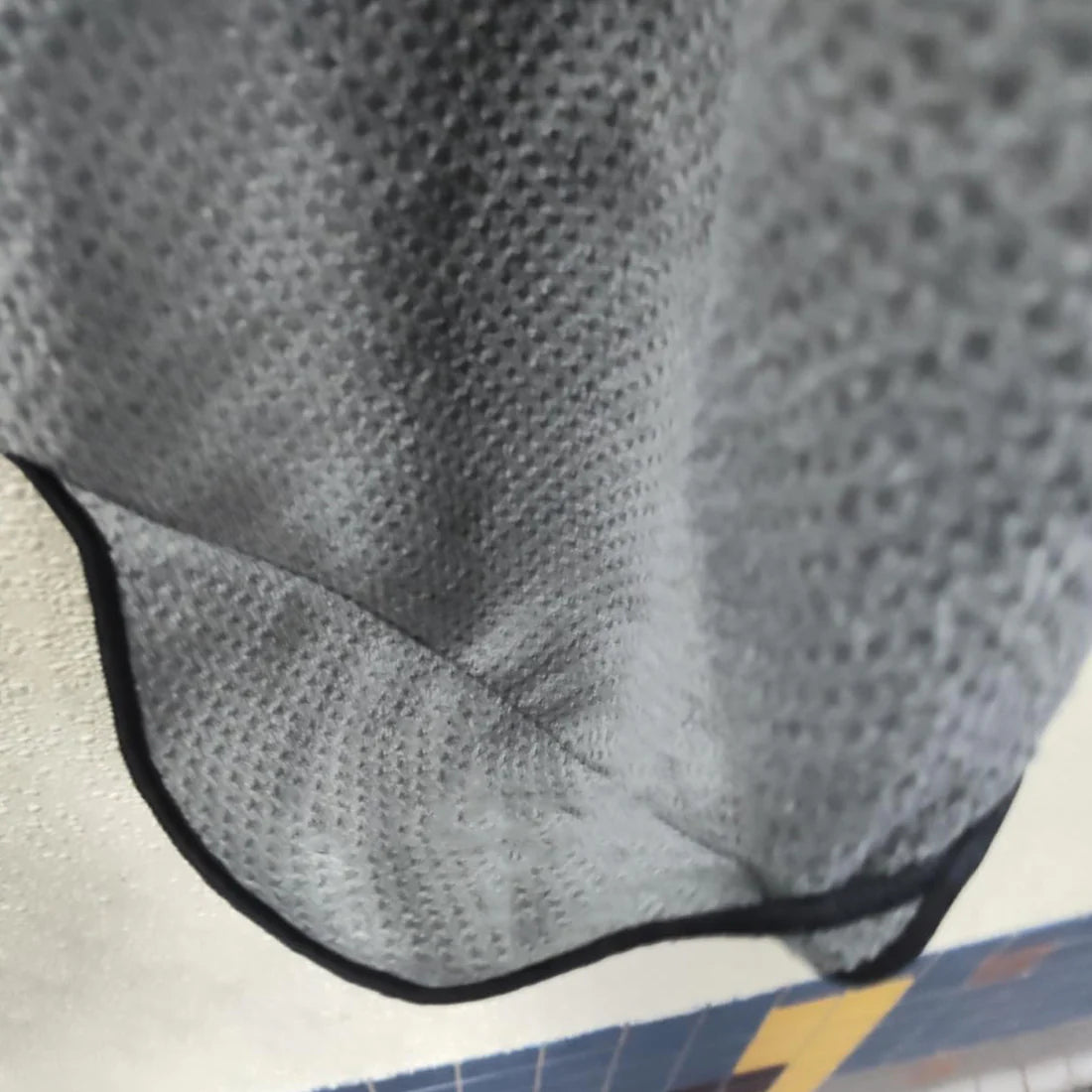 Anti-bend back protection design magnetic golf towel